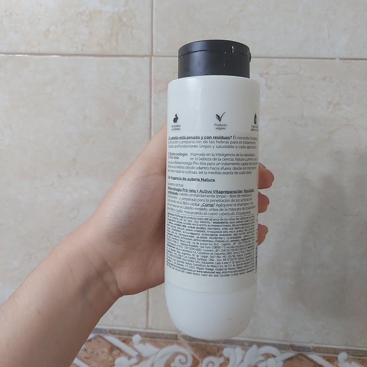 photo of Natura Shampoo Detox Limpieza Profunda LUMINA shared by @larapallotta on  04 Nov 2021 - review