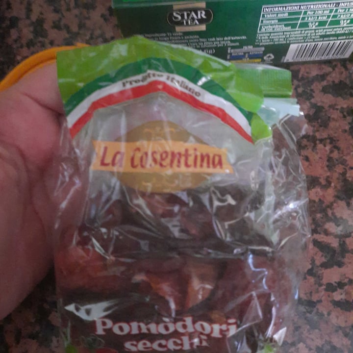 photo of La cosentina Pomodori Secchi shared by @usagi90 on  11 Jun 2022 - review