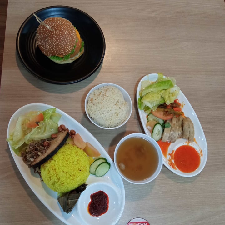 photo of Chee Wei Vegetarian Nasi lemak shared by @zarreen on  16 Jan 2021 - review