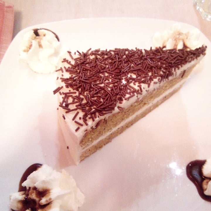 photo of Restaurante Madre Tierra Tarta De Zanahoria shared by @anyi on  26 May 2020 - review