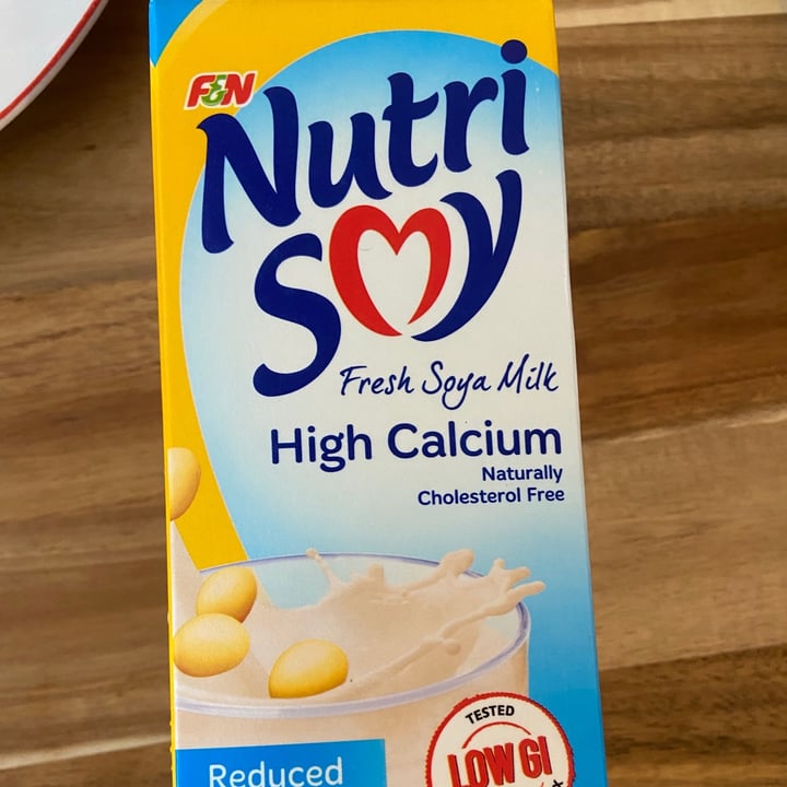 photo of F&N Nutrisoy Fresh Soya Milk High calcium Omega reduced sugar shared by @hengguanhou on  30 Jun 2021 - review