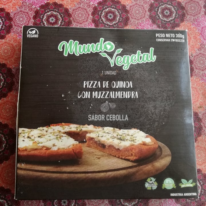 photo of Mundo Vegetal Pizza De Quinoa Con Muzzalmendra Sabor Cebolla shared by @erimars on  13 Aug 2021 - review