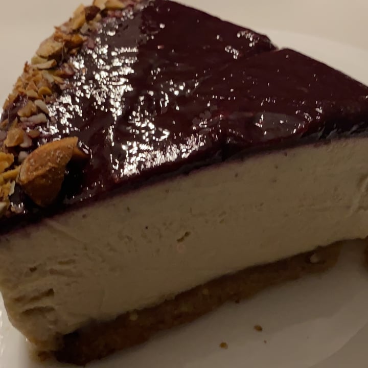 photo of Isla vegana Cheese cake de frutos rojos shared by @celis on  13 Sep 2021 - review