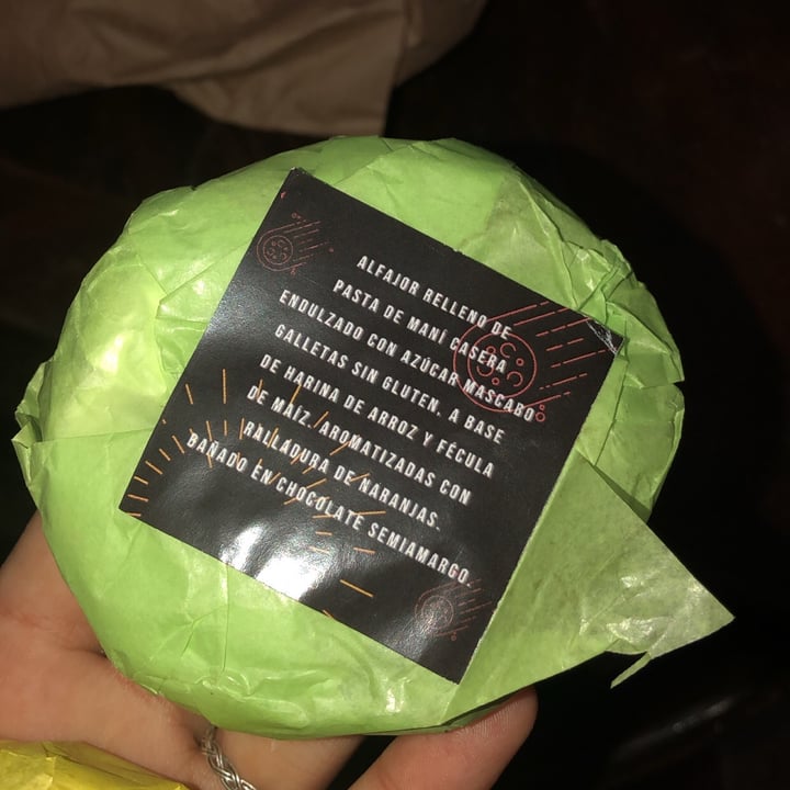 review photo of kataplum Alfajor Dulce shared by @camitaaboada on 23 Aug 2021 - review