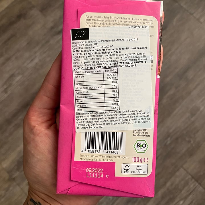 photo of dmBio Chocolate with berries shared by @floryhollyvegan on  23 May 2021 - review