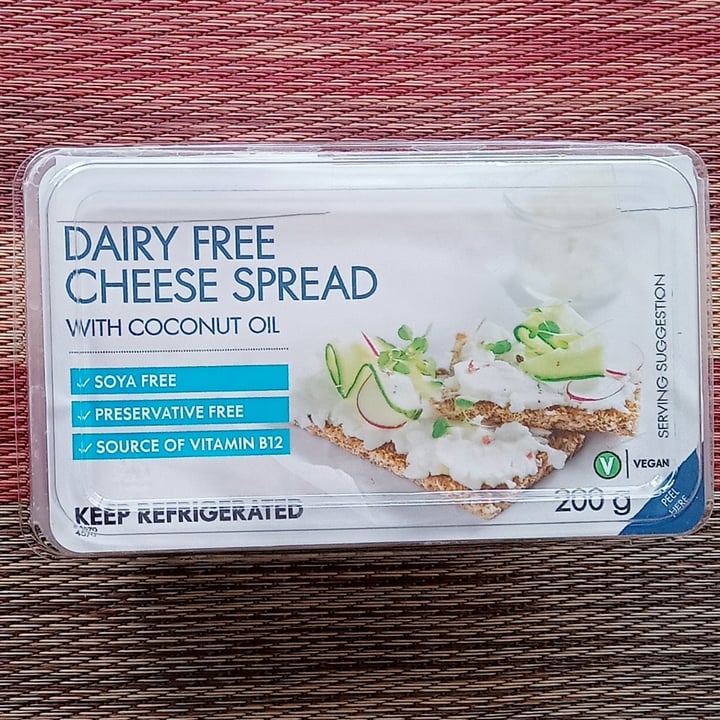 photo of Woolworths Food Dairy Free Cheese Spread shared by @ronelle on  22 Jul 2021 - review
