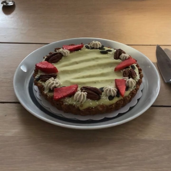 photo of Madam Bakster Cakes shared by @jonnamaes on  05 Jun 2020 - review
