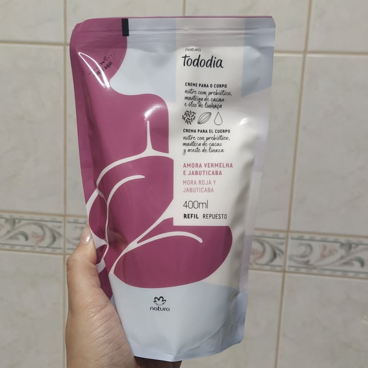 photo of Natura Creme Para O Corpo Amora Vermelha E Jabuticaba shared by @meg4ever on  29 May 2022 - review