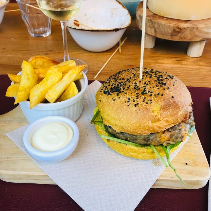 photo of Green&Burger by Biocenter Terrassa Energy Burger Y Fingers de Seitan shared by @marionayogacadaques on  19 Nov 2021 - review
