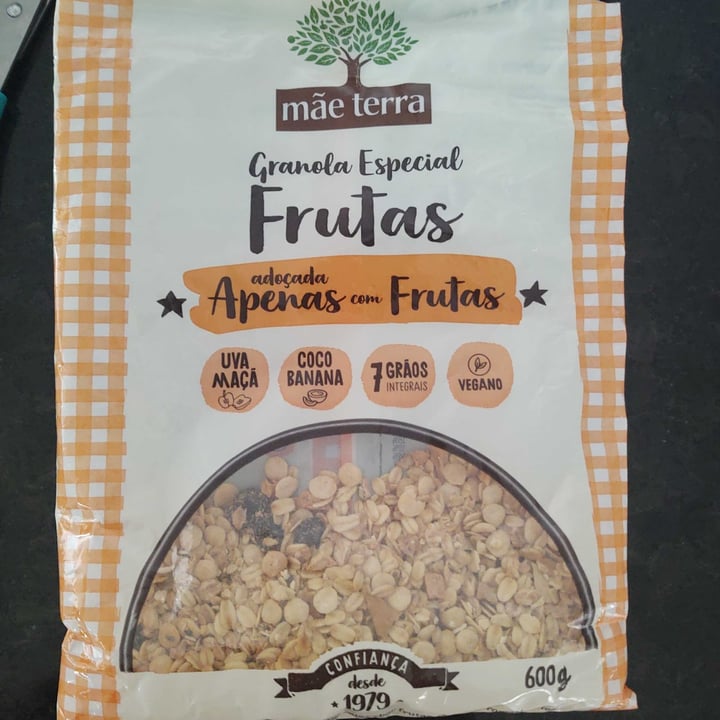 review photo of Mãe Terra granola frutas e mel shared by @vanessakaniak on 13 May 2022 - review