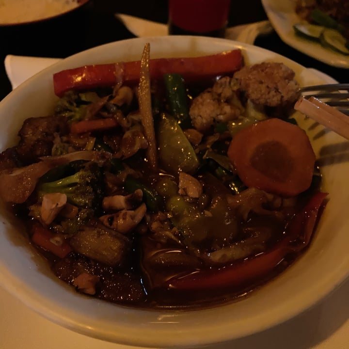 review photo of Thai Lounge Bar Legumes com Tofu shared by @marciarezende on 05 Jun 2022 - review