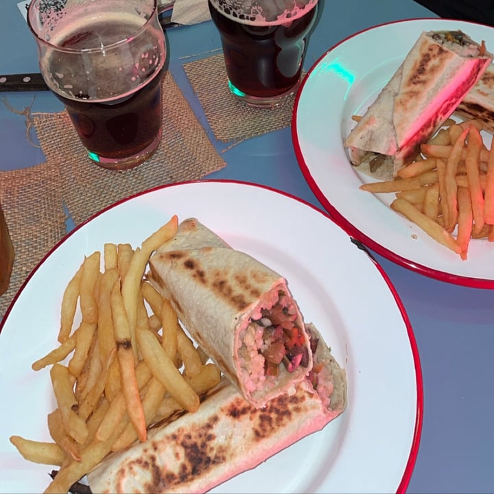 review photo of HOPS Galeria Burrito veggie shared by @franbombini on 22 Aug 2022 - review