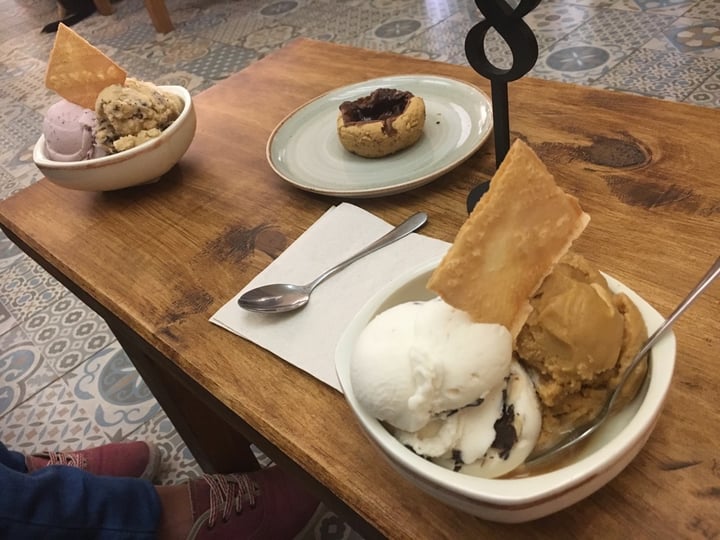 photo of Sharbets Helado vegano y galleta de chocolate shared by @carlavegan on  25 Nov 2019 - review