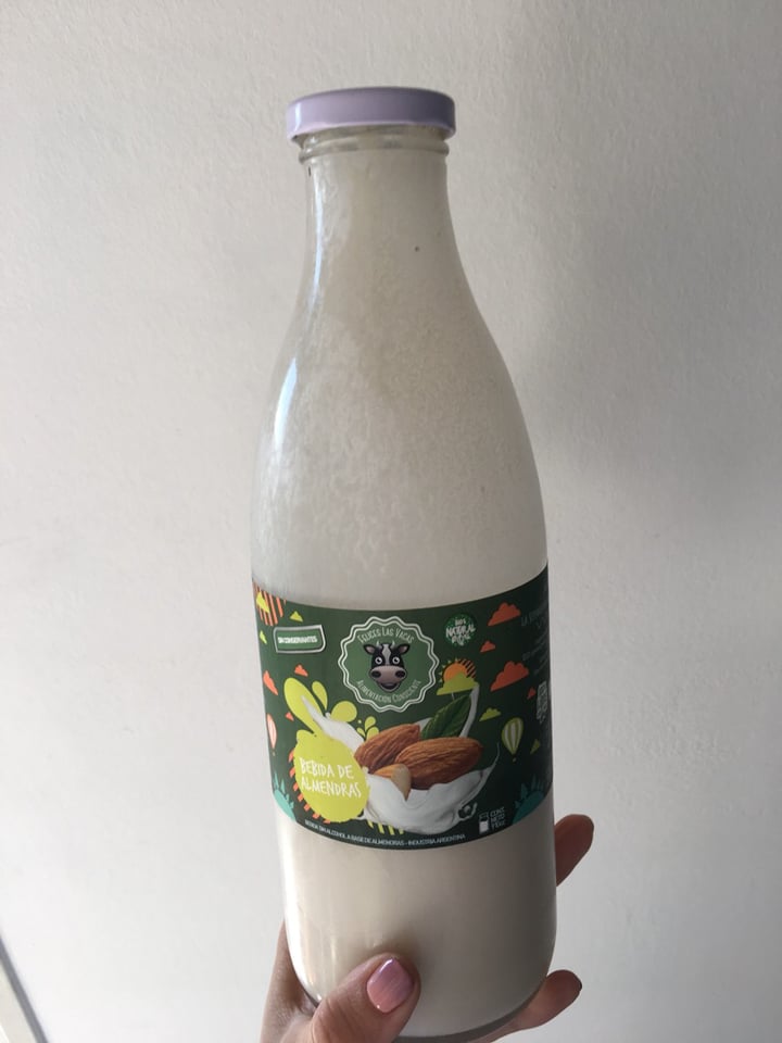 photo of Felices Las Vacas Bebida de Almendras Natural shared by @rominanotero on  31 Jul 2019 - review