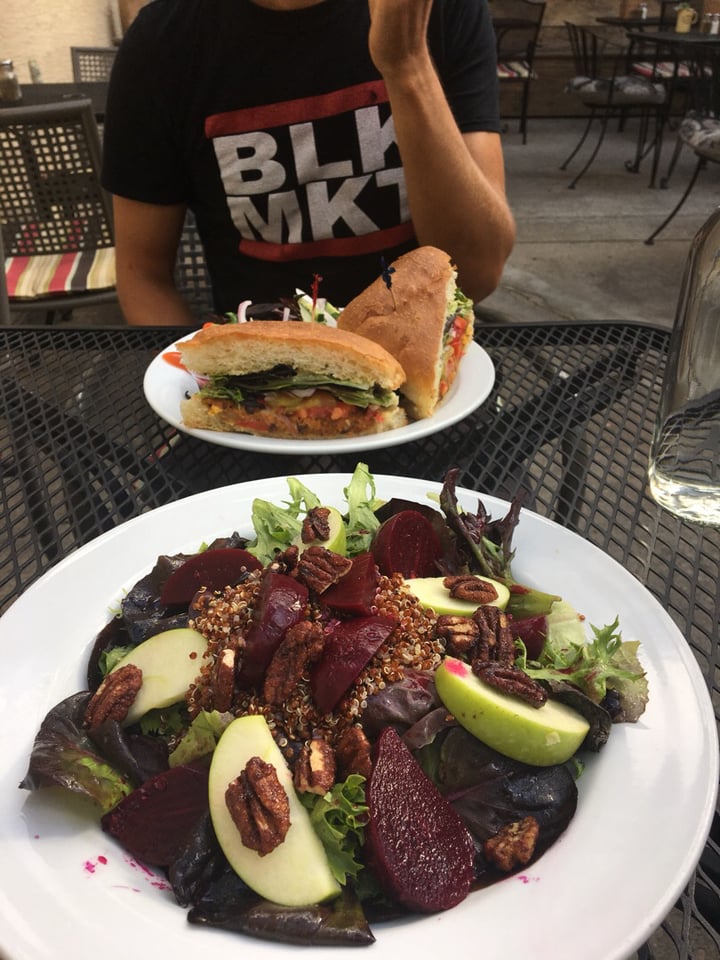 photo of Mocha Cabana Beet & Quinoa salad shared by @veganbee on  13 Sep 2019 - review