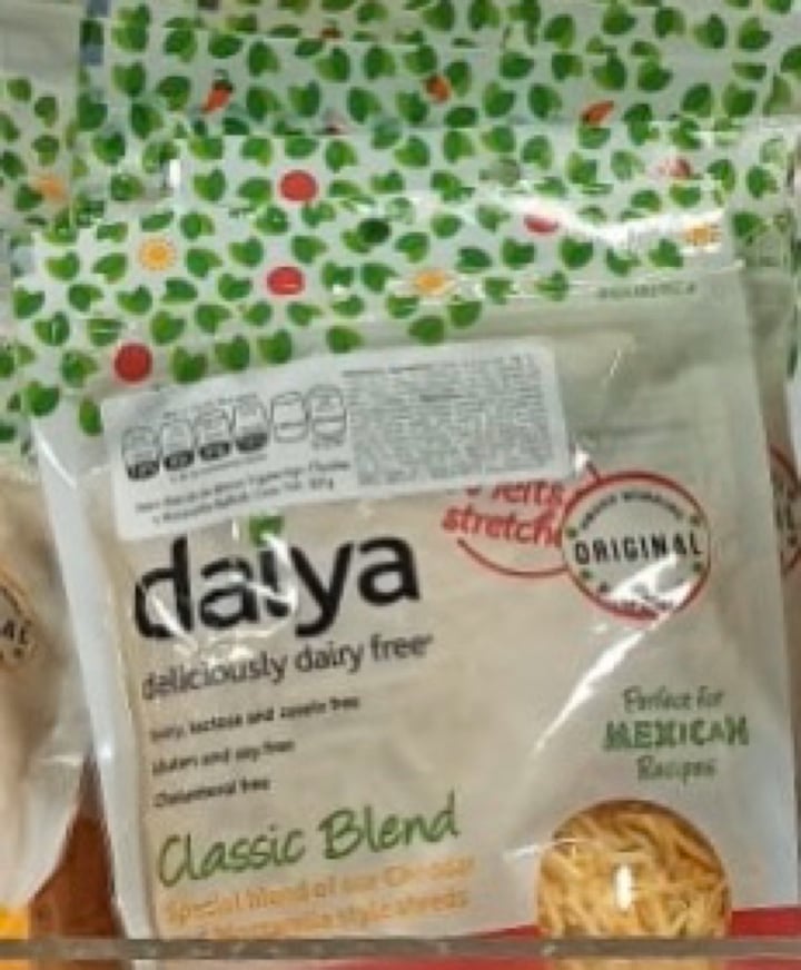 photo of Daiya Classic Blend Cheddar and Mozzarella Style Shreds shared by @stregocia on  24 Jan 2020 - review