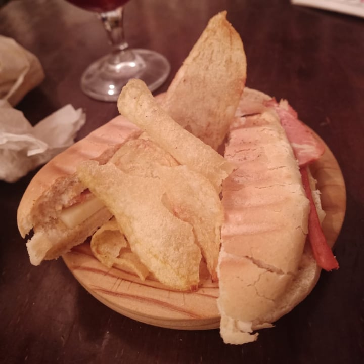 photo of Vegan Rock Montadito de 'queso' y nobacon shared by @sapo29 on  06 Mar 2022 - review