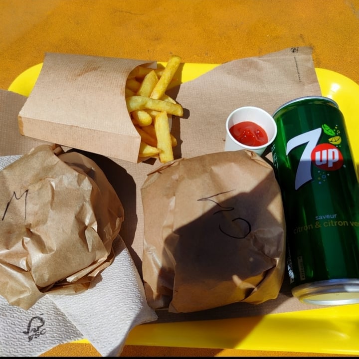 photo of Furahaa to GO - 100% Plant-Based ( VEGAN ) Frites shared by @mikipale on  07 Aug 2022 - review