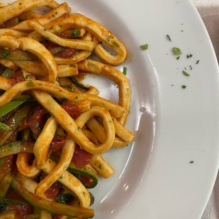 photo of La Roccia Scialatielli Con Zucchine E Pomodorini shared by @ladispensavegana on  24 Apr 2022 - review