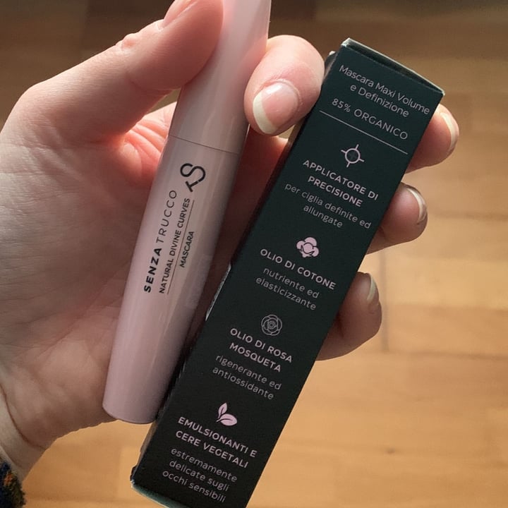 review photo of Senza trucco cosmetics Mascara shared by @giorgia497 on 17 Apr 2022 - review