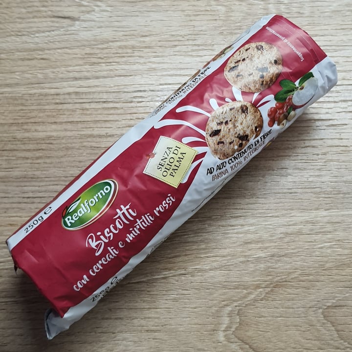 photo of Realforno Biscotti Cereali E Mirtilli Rossi shared by @airaligoesveg on  22 Apr 2022 - review