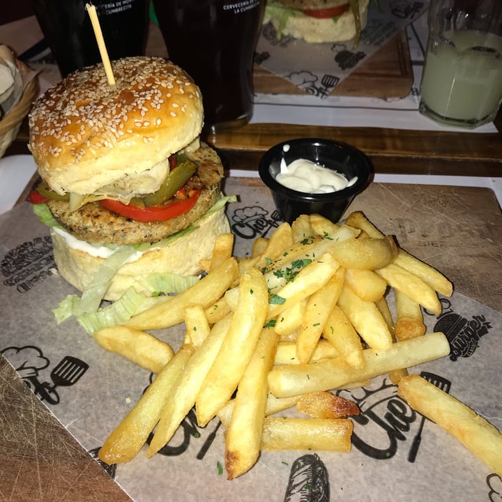 review photo of Prosit Bierhaus Hamburguesa de legumbres shared by @carogarcia on 10 Oct 2021 - review