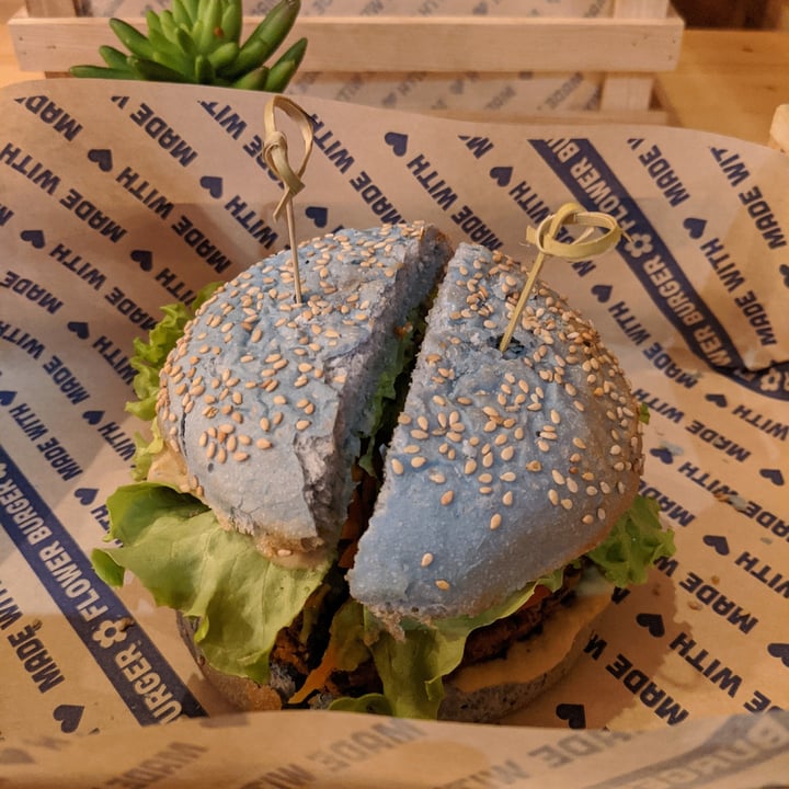 photo of Flower Burger Ocean Burger shared by @fra-rocci1997 on  02 Sep 2020 - review