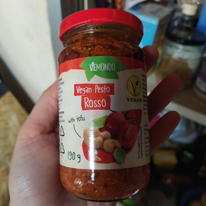 photo of Vemondo Vegan pesto rosso shared by @magara on  30 Jul 2021 - review