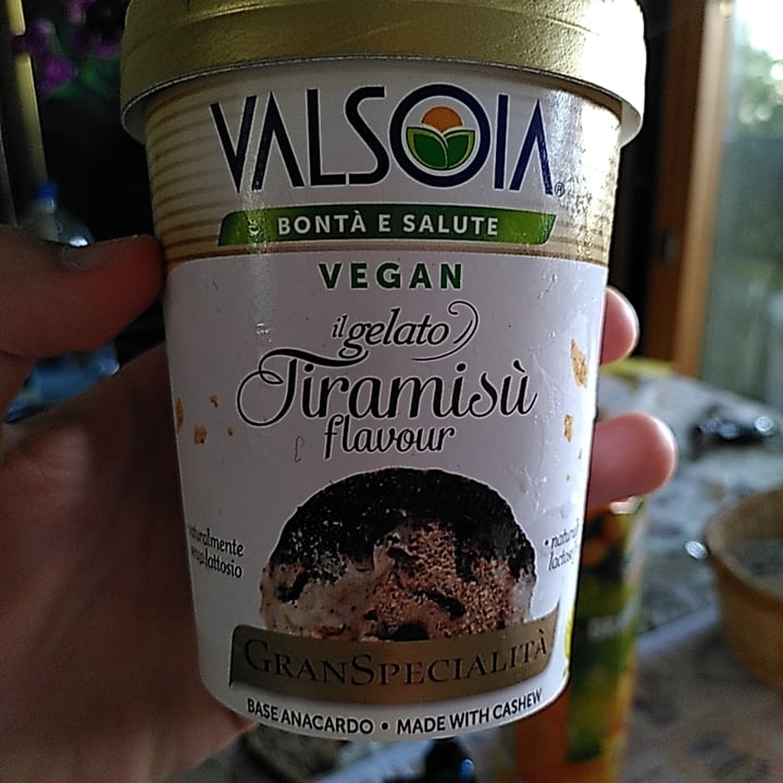 photo of Valsoia Tiramisú Flavour Gelato shared by @andras on  03 Jun 2021 - review