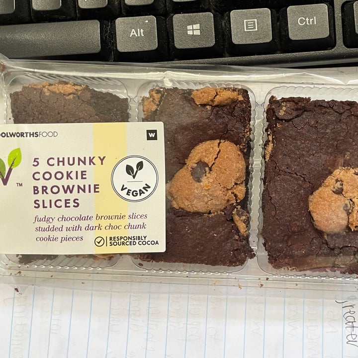 photo of Woolworths Food 5 Chunky Cookie Brownie Slices shared by @jaxipop on  24 Oct 2021 - review