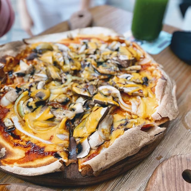 Photo of the dish “Mixed Mushroom Pizza (Veganized)”