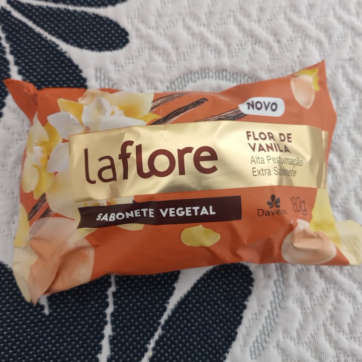 review photo of Davene Sabonete LaFlore - Flor De Vanila shared by @camilaesteves on 12 Nov 2022 - review