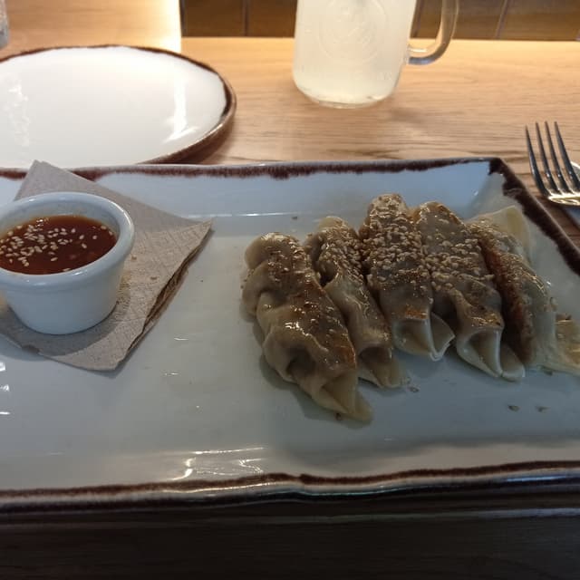 Foto del plato “Guiozas De Morcilla Vegana”