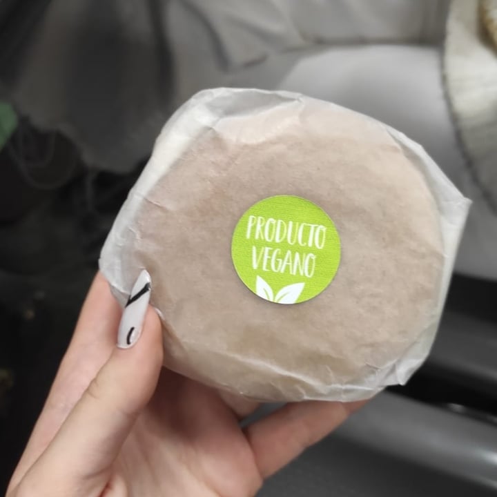 review photo of Rustica pasteleria Alfajor con dulce de leche de almendras shared by @babydela on 14 Jul 2022 - review