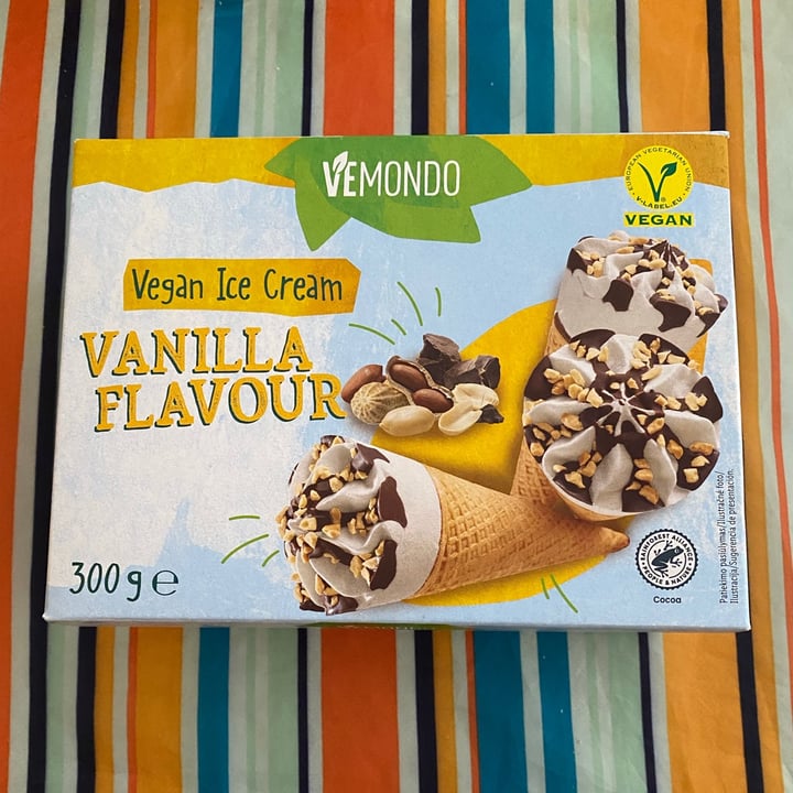 photo of Vemondo Vegan Ice Cream Vanilla Flavour shared by @veganagram on  05 Sep 2021 - review
