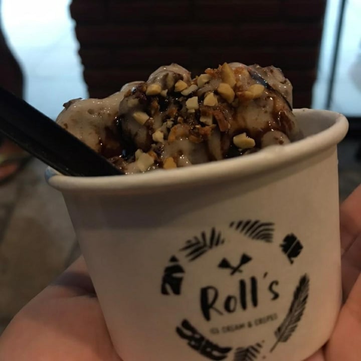 review photo of Rolls Ice cream & crepes Roll Ice Cream Vegano shared by @milonesadeseitan on 09 Feb 2021 - review