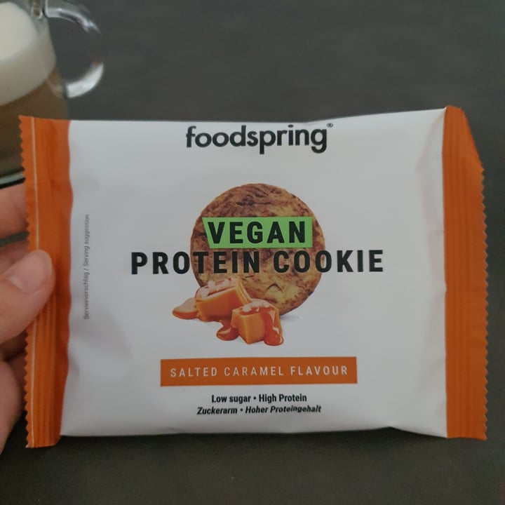 photo of Foodspring vegan protein cookie - salted caramel flavor shared by @deborabattaglia on  29 Jun 2022 - review