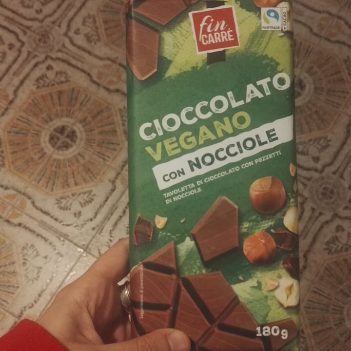 review photo of Fin Carré Cioccolata vegana alle nocciole shared by @tulipanonano on 23 Mar 2022 - review