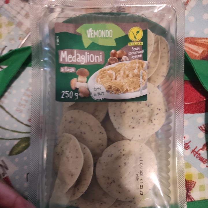 photo of Vemondo Medaglioni ai funghi shared by @noemidip on  01 Feb 2023 - review