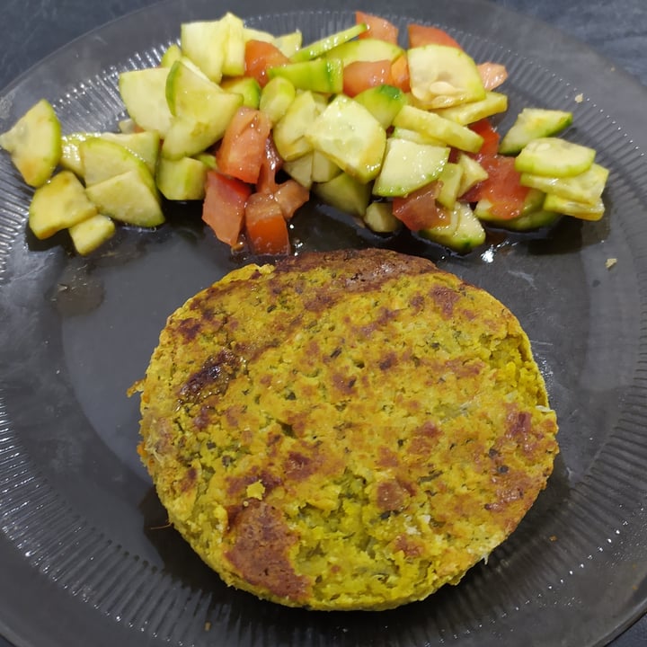 photo of Vegandhi - Comida Vegana Burger de Falafel shared by @micaquij on  03 May 2020 - review