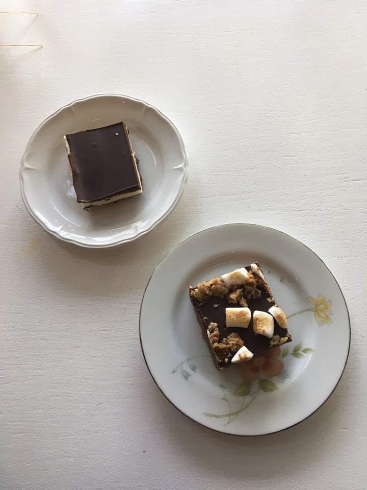 photo of Edible Flours Vegan and Specialty Bakery Nanaimo bar and Smores bar shared by @liustandoff on  07 May 2019 - review