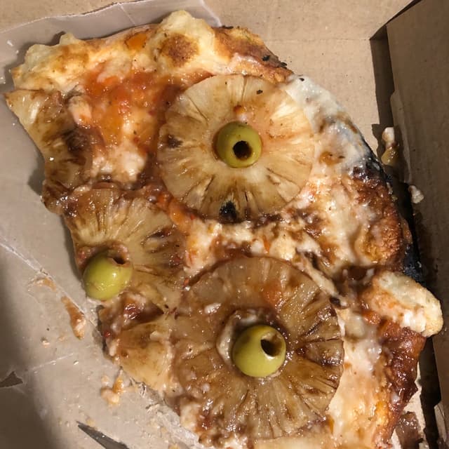 「pizza vegana de anana」の料理の写真