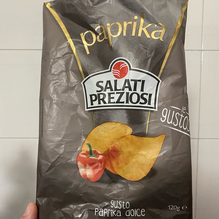 photo of Salati preziosi Patatine gusto paprika shared by @chiarars on  19 Dec 2021 - review