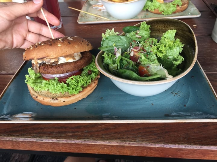 review photo of Hans Im Glück German Burgergrill Angerling Burger shared by @macadeni on 28 Jan 2020 - review