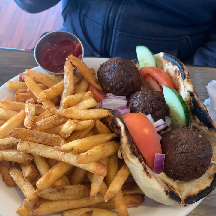 review photo of Arles & Boggs Vegan Eatery Falafel Entree shared by @amazongoddess on 24 Dec 2020 - review