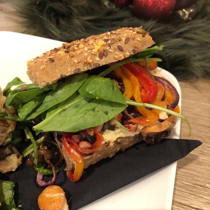 review photo of CoffeeRoastery DeClercq Vegan Hummus Sandwich shared by @rorygilchrist on 28 Dec 2019 - review