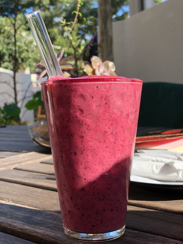 photo of Pure Café Berry smoothie shared by @lucie on  17 Jul 2019 - review