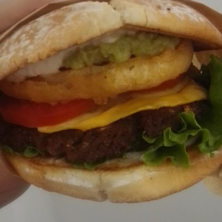 photo of Holy Vegan Avocado Burger shared by @minervamr on  25 Jan 2022 - review