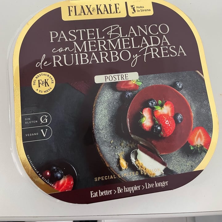review photo of Flax & Kale Pastel blanco con mermelada de ruibarbo y fresa shared by @ggj on 07 Dec 2022 - review