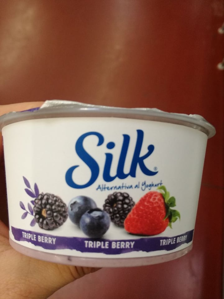 photo of Silk Triple Berry Alternative Yogurt shared by @rebeca2124 on  01 Mar 2020 - review